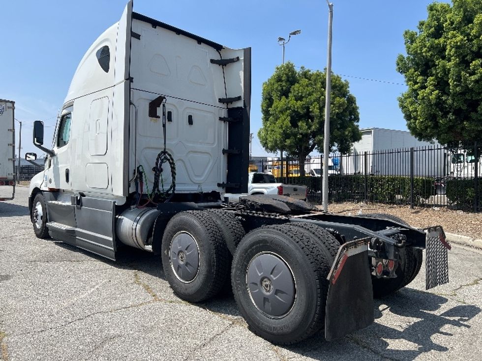 Sleeper Tractor-Heavy Duty Tractors-Freightliner-2021-T12664ST-La Mirada-CA-537,807\n\t\tmiles-$ 66,750 - Image 5