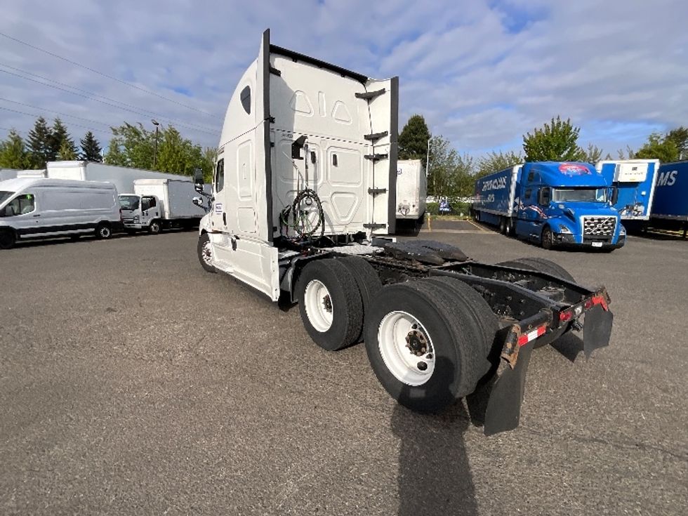 Sleeper Tractor-Heavy Duty Tractors-Freightliner-2021-T12664ST-La Mirada-CA-582,451\n\t\tmiles-$ 64,000 - Image 5