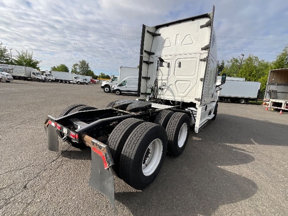 Sleeper Tractor-Heavy Duty Tractors-Freightliner-2021-T12664ST-La Mirada-CA-582,451\n\t\tmiles-$ 64,000 - Image 7