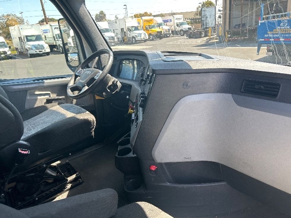 Sleeper Tractor-Heavy Duty Tractors-Freightliner-2021-T12664ST-La Mirada-CA-615,848\n\t\tmiles-$ 65,250 - Image 15
