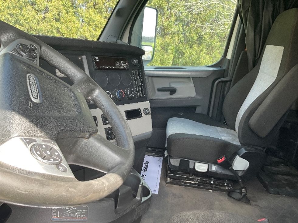 Sleeper Tractor-Heavy Duty Tractors-Freightliner-2021-T12664ST-La Porte-IN-393,638\n\t\tmiles-$ 67,750 - Image 10
