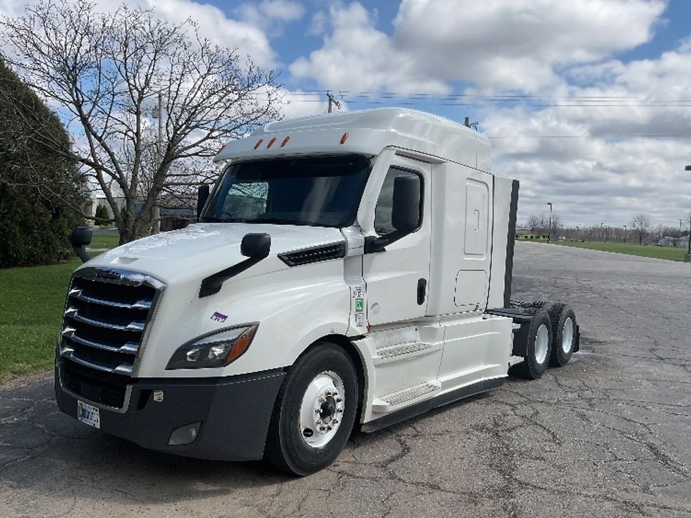 Sleeper Tractor-Heavy Duty Tractors-Freightliner-2021-T12664ST-La Porte-IN-393,638\n\t\tmiles-$ 67,750 - Image 3