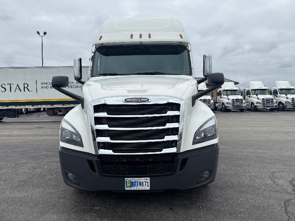 Sleeper Tractor-Heavy Duty Tractors-Freightliner-2021-T12664ST-La Porte-IN-533,138\n\t\tmiles-$ 57,500 - Image 2