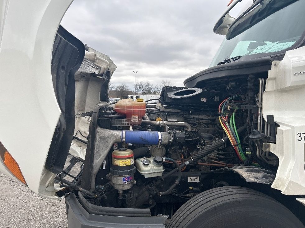 Sleeper Tractor-Heavy Duty Tractors-Freightliner-2021-T12664ST-La Porte-IN-533,138\n\t\tmiles-$ 57,500 - Image 20