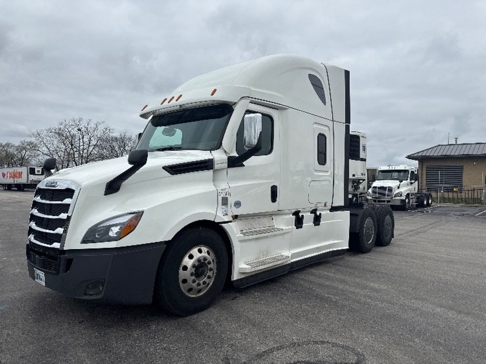 Sleeper Tractor-Heavy Duty Tractors-Freightliner-2021-T12664ST-La Porte-IN-533,138\n\t\tmiles-$ 57,500 - Image 3