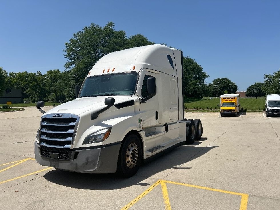 Sleeper Tractor-Heavy Duty Tractors-Freightliner-2021-T12664ST-La Porte-IN-563,616\n\t\tmiles-$ 62,500 - Image 3