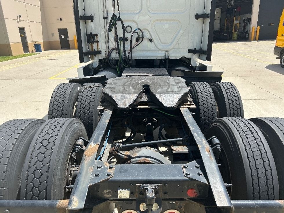 Sleeper Tractor-Heavy Duty Tractors-Freightliner-2021-T12664ST-La Porte-IN-563,616\n\t\tmiles-$ 62,500 - Image 6