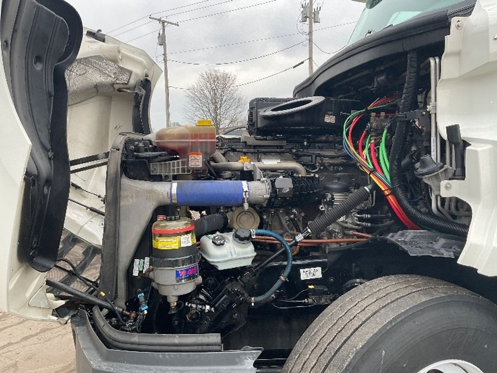 Sleeper Tractor-Heavy Duty Tractors-Freightliner-2021-T12664ST-La Porte-IN-631,521\n\t\tmiles-$ 46,000 - Image 21