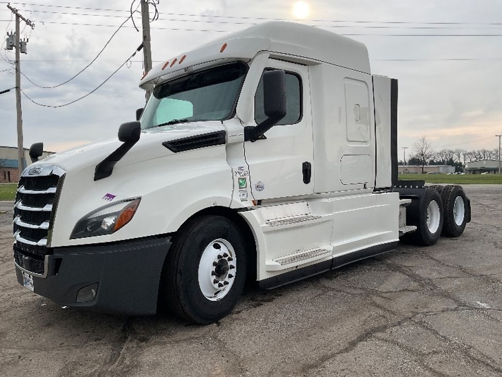 Sleeper Tractor-Heavy Duty Tractors-Freightliner-2021-T12664ST-La Porte-IN-631,521\n\t\tmiles-$ 46,000 - Image 3