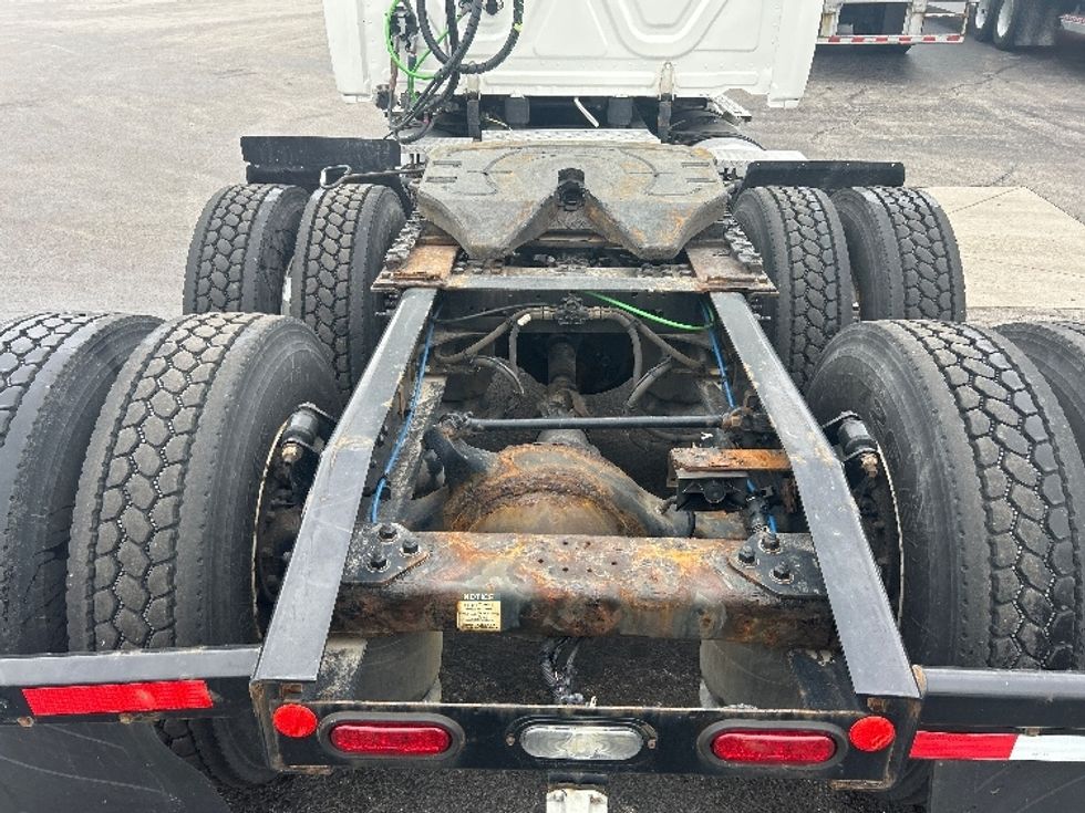Sleeper Tractor-Heavy Duty Tractors-Freightliner-2021-T12664ST-La Porte-IN-676,352\n\t\tmiles-$ 44,750 - Image 6