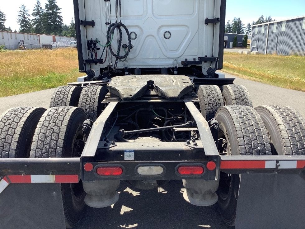 Sleeper Tractor-Heavy Duty Tractors-Freightliner-2021-T12664ST-Lacey-WA-439,108\n\t\tmiles-$ 74,500 - Image 6