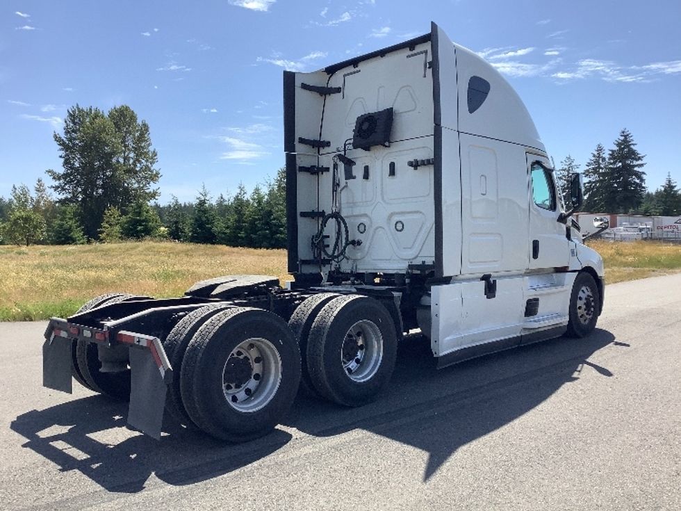 Sleeper Tractor-Heavy Duty Tractors-Freightliner-2021-T12664ST-Lacey-WA-439,108\n\t\tmiles-$ 74,500 - Image 7
