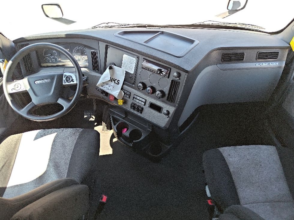 Sleeper Tractor-Heavy Duty Tractors-Freightliner-2021-T12664ST-Lakeland-FL-597,129\n\t\tmiles-$ 55,750 - Image 12