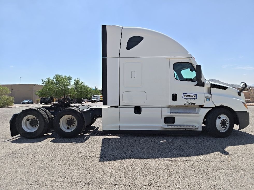 Sleeper Tractor-Heavy Duty Tractors-Freightliner-2021-T12664ST-Lakeland-FL-597,129\n\t\tmiles-$ 55,750 - Image 8