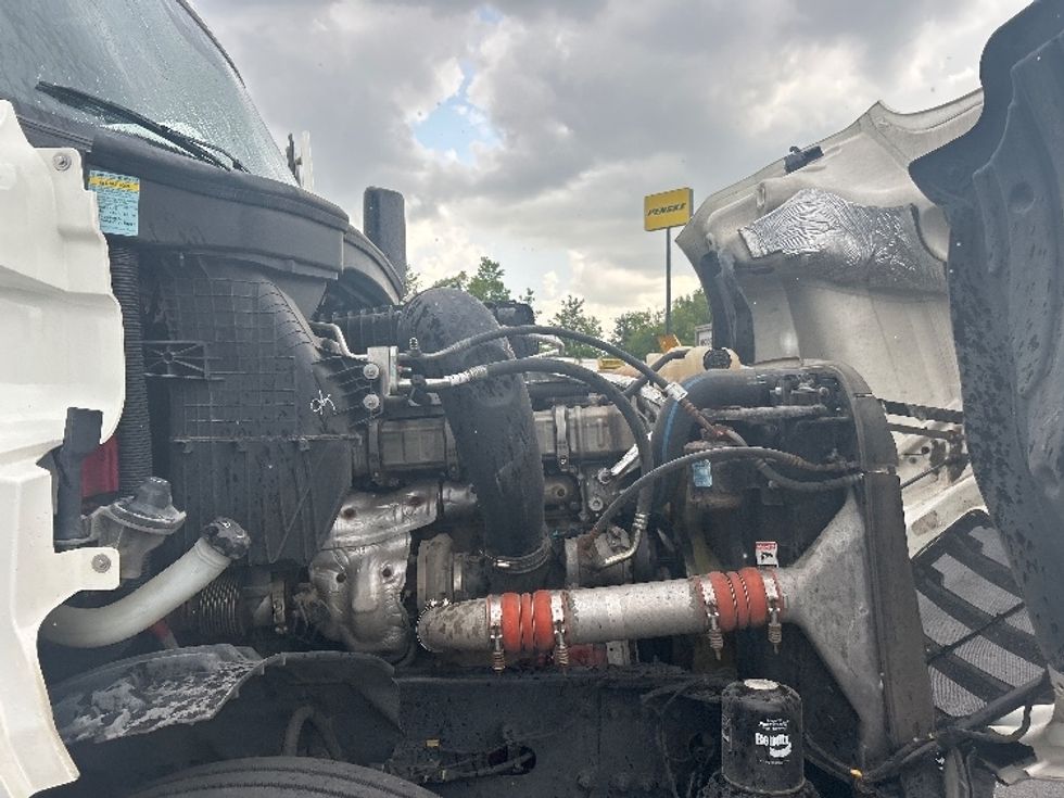 Sleeper Tractor-Heavy Duty Tractors-Freightliner-2021-T12664ST-Laredo-TX-554,120\n\t\tmiles-$ 60,250 - Image 20