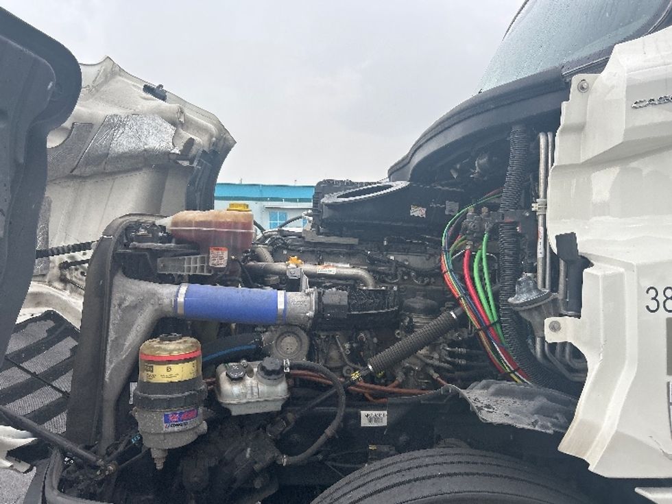 Sleeper Tractor-Heavy Duty Tractors-Freightliner-2021-T12664ST-Laredo-TX-554,120\n\t\tmiles-$ 60,250 - Image 21