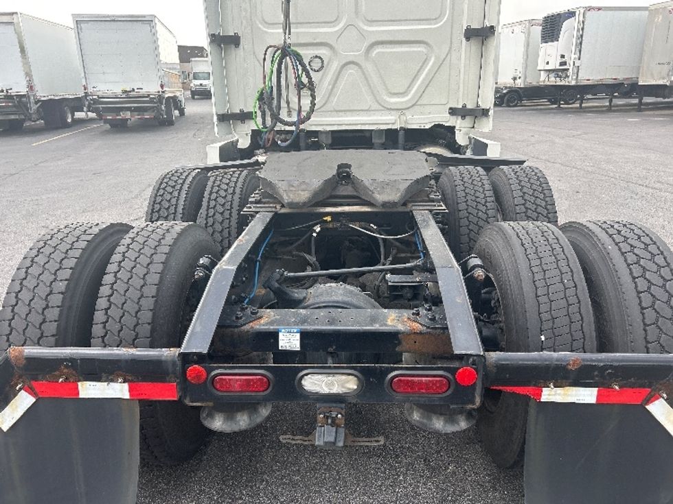 Sleeper Tractor-Heavy Duty Tractors-Freightliner-2021-T12664ST-Laredo-TX-554,120\n\t\tmiles-$ 60,250 - Image 6