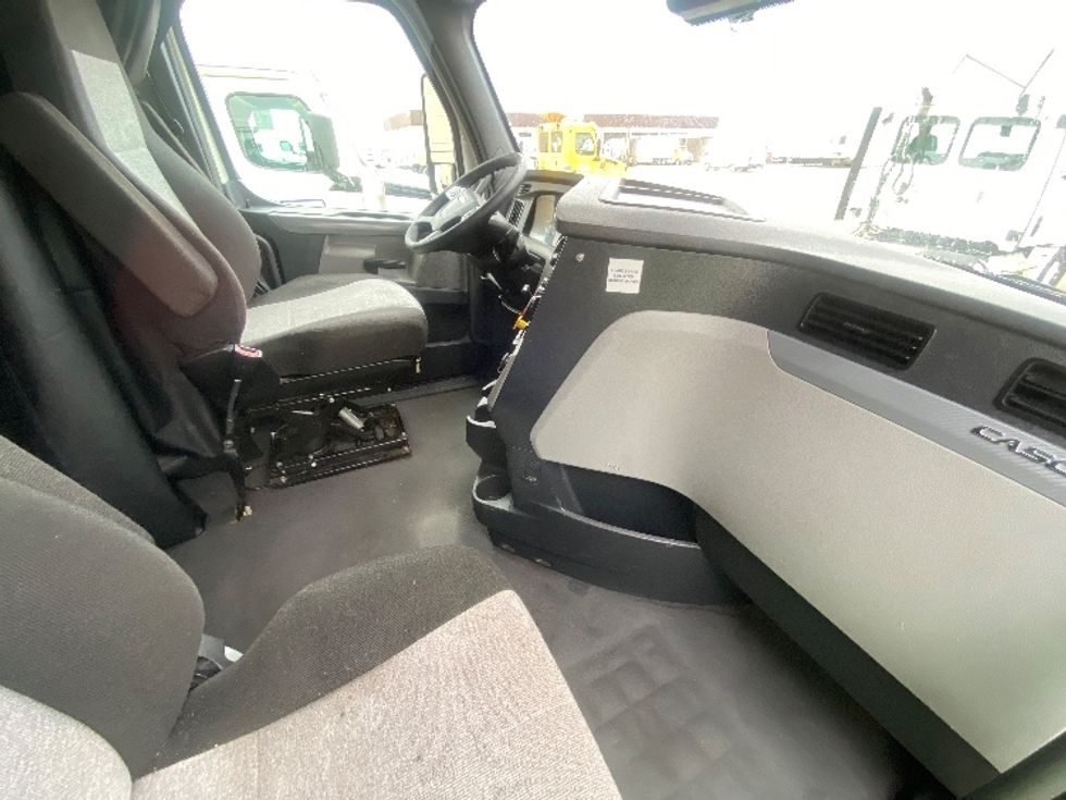 Sleeper Tractor-Heavy Duty Tractors-Freightliner-2021-T12664ST-Laredo-TX-561,940\n\t\tmiles-$ 63,250 - Image 15