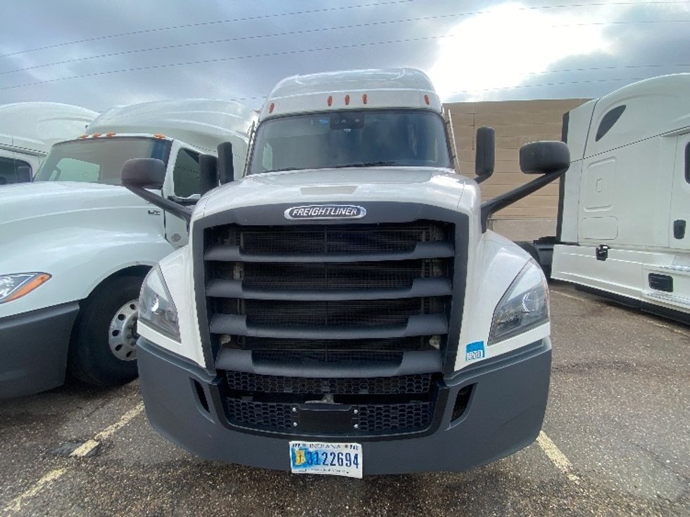 Sleeper Tractor-Heavy Duty Tractors-Freightliner-2021-T12664ST-Laredo-TX-561,940\n\t\tmiles-$ 63,250 - Image 2
