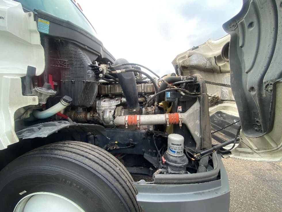 Sleeper Tractor-Heavy Duty Tractors-Freightliner-2021-T12664ST-Laredo-TX-561,940\n\t\tmiles-$ 63,250 - Image 20