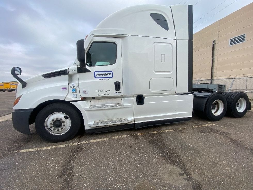 Sleeper Tractor-Heavy Duty Tractors-Freightliner-2021-T12664ST-Laredo-TX-561,940\n\t\tmiles-$ 63,250 - Image 4