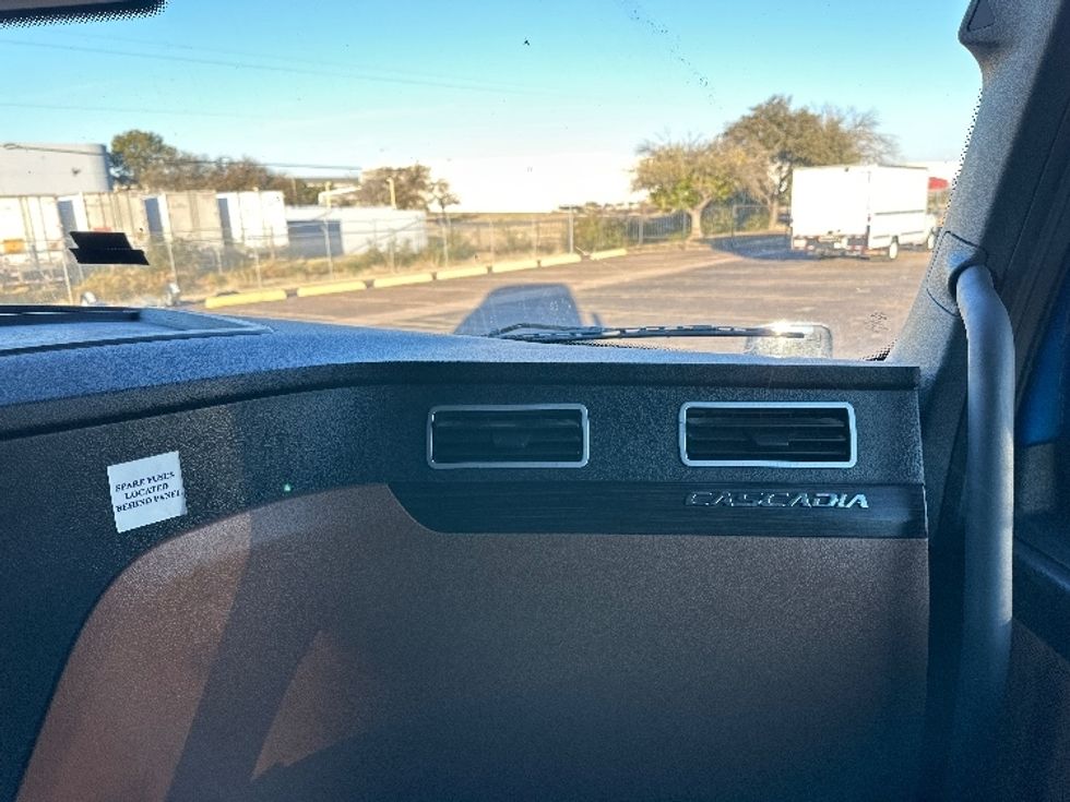 Sleeper Tractor-Heavy Duty Tractors-Freightliner-2021-T12664ST-Laredo-TX-583,475\n\t\tmiles-$ 55,750 - Image 14