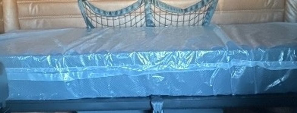 Sleeper Tractor-Heavy Duty Tractors-Freightliner-2021-T12664ST-Laredo-TX-583,475\n\t\tmiles-$ 55,750 - Image 17