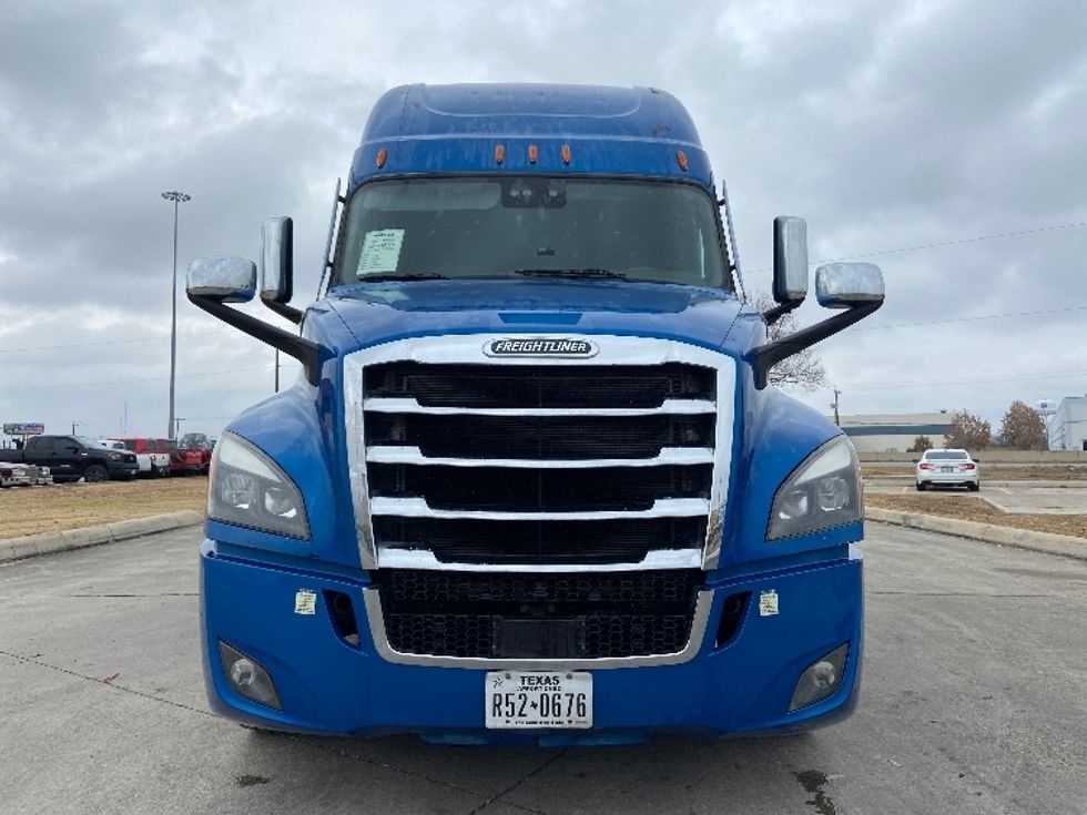 Sleeper Tractor-Heavy Duty Tractors-Freightliner-2021-T12664ST-Laredo-TX-583,475\n\t\tmiles-$ 55,750 - Image 2