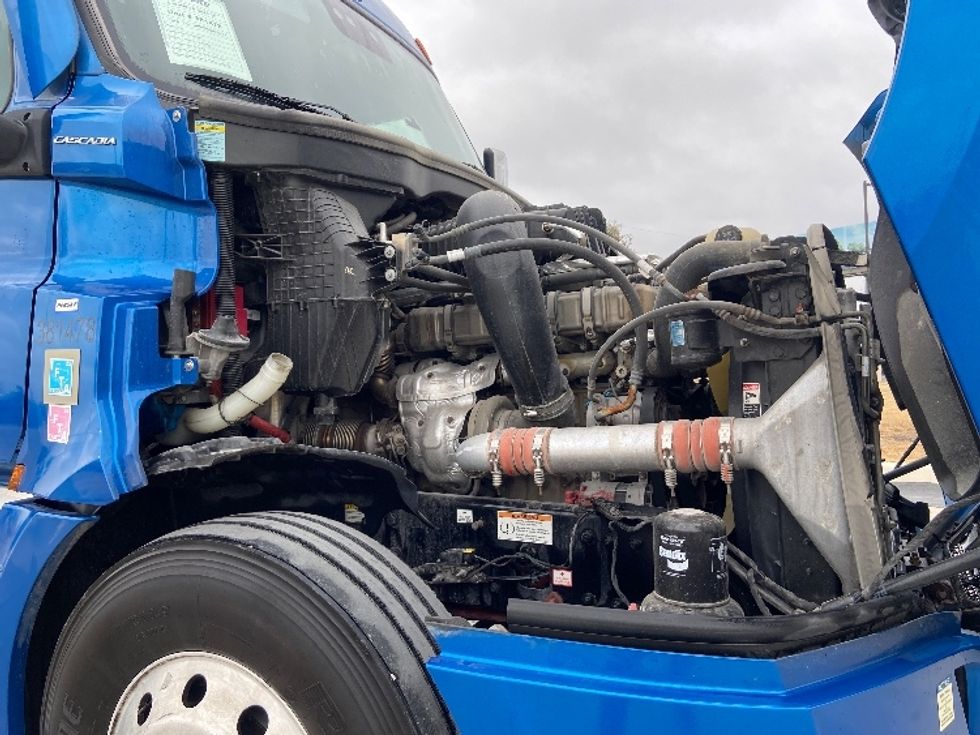 Sleeper Tractor-Heavy Duty Tractors-Freightliner-2021-T12664ST-Laredo-TX-583,475\n\t\tmiles-$ 55,750 - Image 20