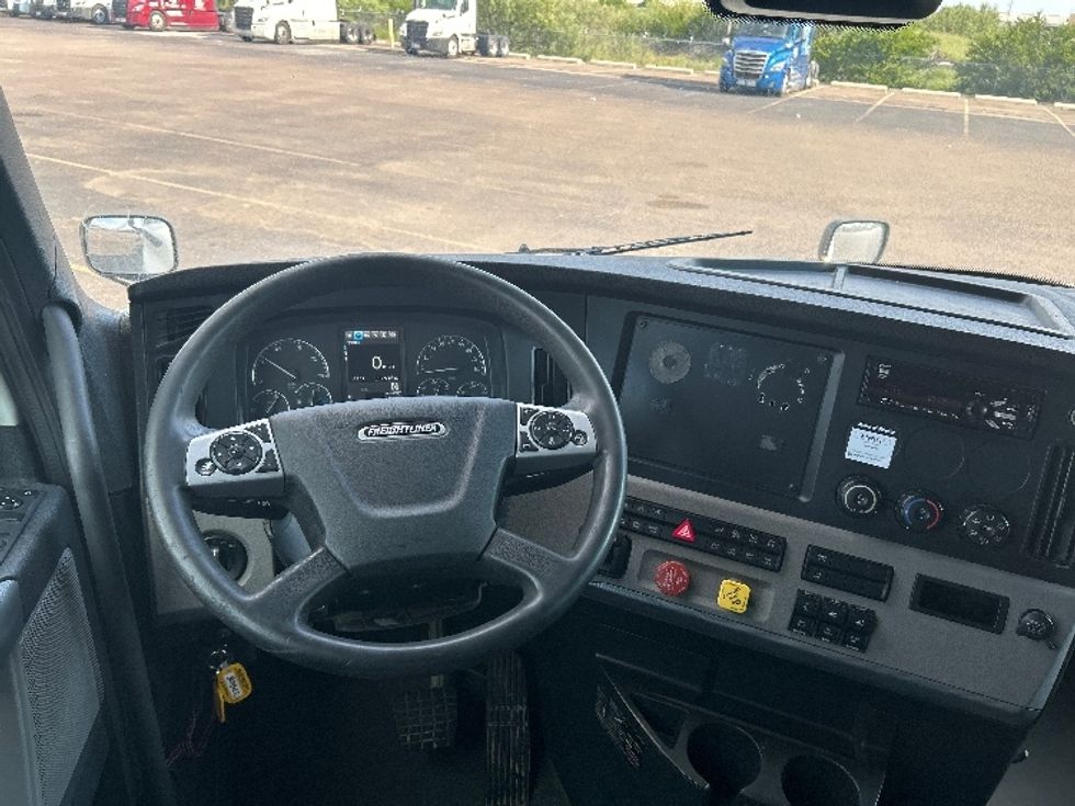 Sleeper Tractor-Heavy Duty Tractors-Freightliner-2021-T12664ST-Laredo-TX-587,918\n\t\tmiles-$ 59,500 - Image 11