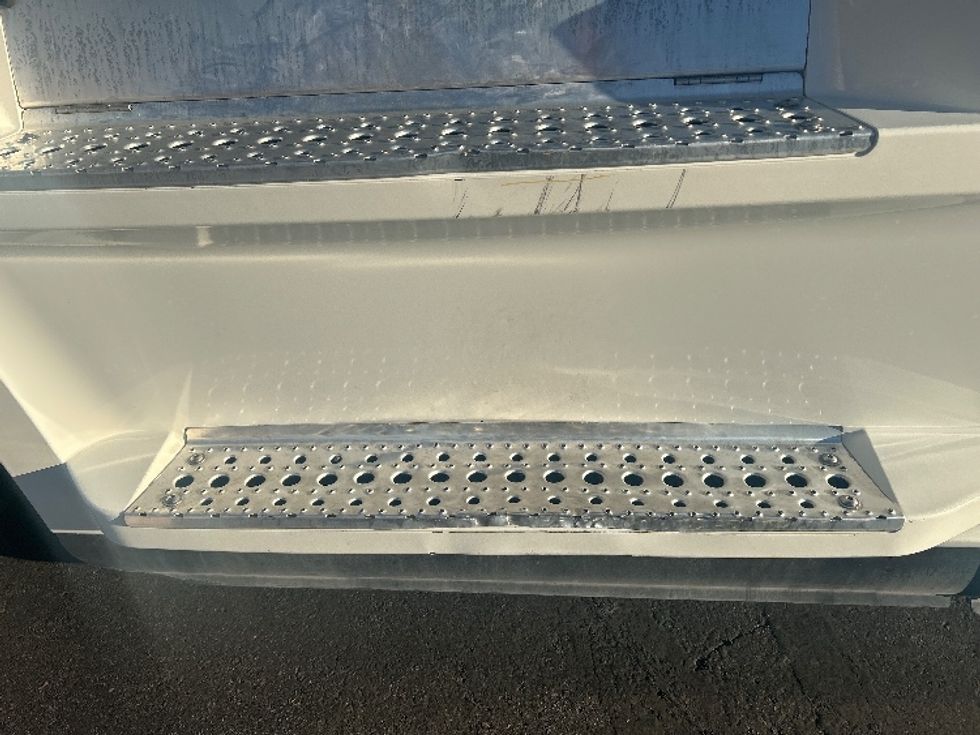 Sleeper Tractor-Heavy Duty Tractors-Freightliner-2021-T12664ST-Las Vegas-NV-112,720\n\t\tmiles-$ 93,250 - Image 25