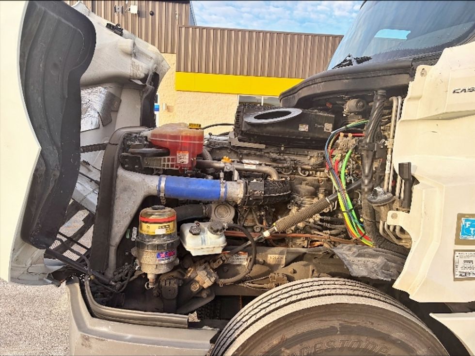 Sleeper Tractor-Heavy Duty Tractors-Freightliner-2021-T12664ST-Las Vegas-NV-420,255\n\t\tmiles-$ 73,500 - Image 18