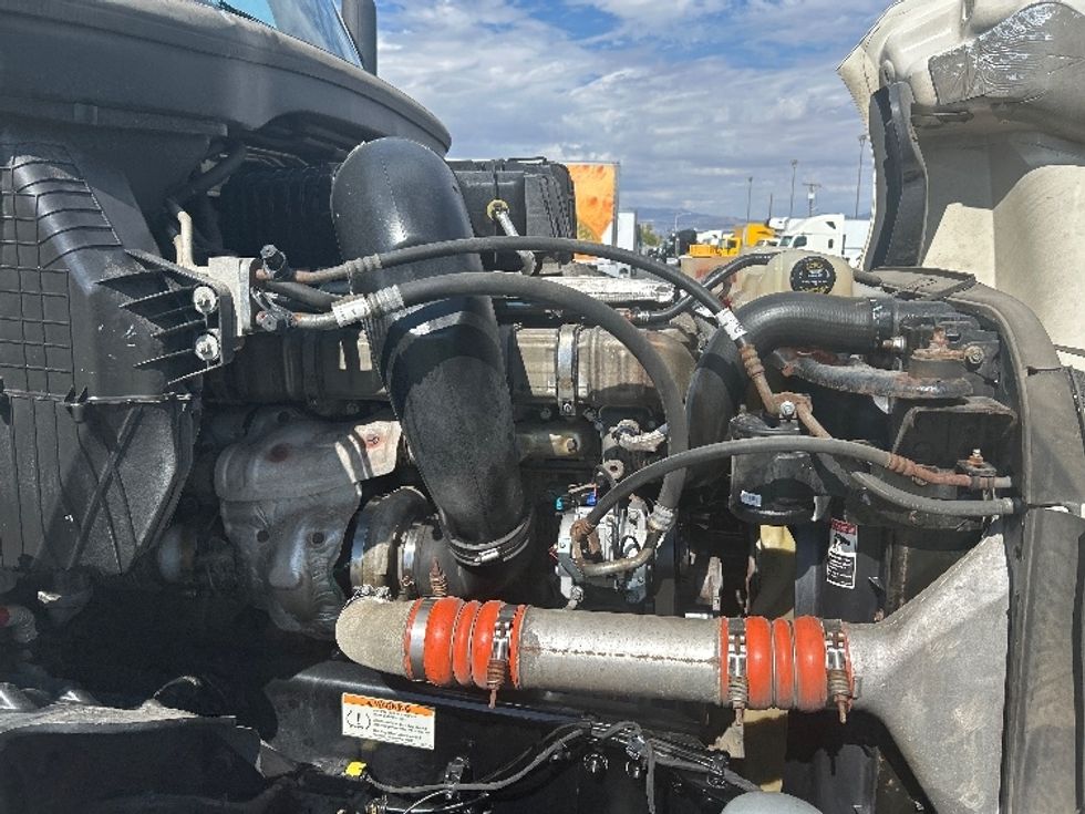 Sleeper Tractor-Heavy Duty Tractors-Freightliner-2021-T12664ST-Las Vegas-NV-506,885\n\t\tmiles-$ 69,000 - Image 20