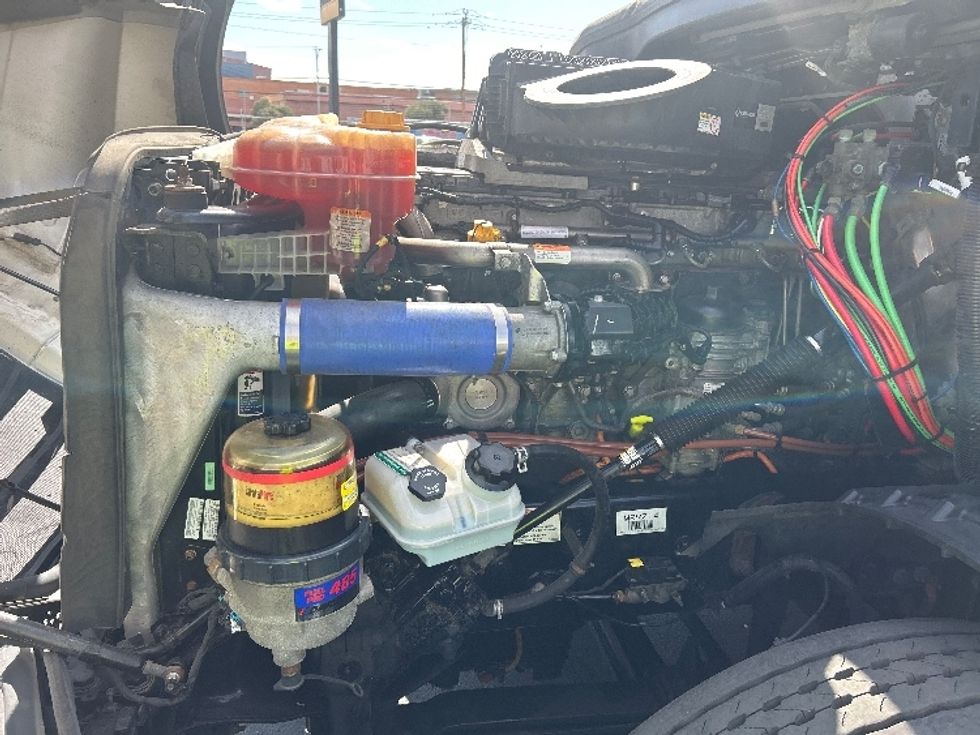 Sleeper Tractor-Heavy Duty Tractors-Freightliner-2021-T12664ST-Las Vegas-NV-506,885\n\t\tmiles-$ 69,000 - Image 21