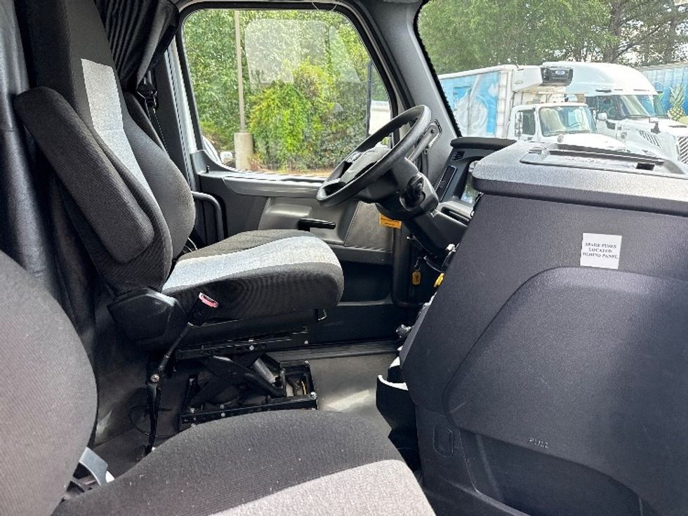 Sleeper Tractor-Heavy Duty Tractors-Freightliner-2021-T12664ST-Las Vegas-NV-516,075\n\t\tmiles-$ 68,750 - Image 15