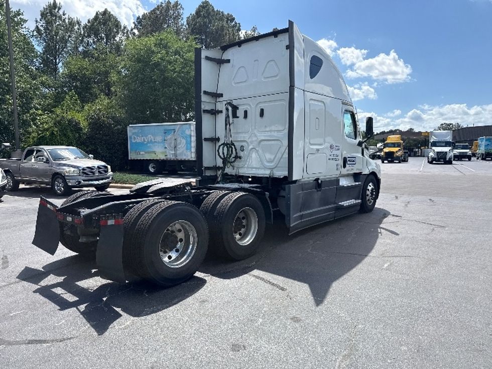 Sleeper Tractor-Heavy Duty Tractors-Freightliner-2021-T12664ST-Las Vegas-NV-516,075\n\t\tmiles-$ 68,750 - Image 7