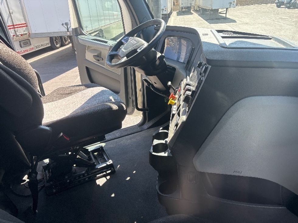 Sleeper Tractor-Heavy Duty Tractors-Freightliner-2021-T12664ST-Las Vegas-NV-526,974\n\t\tmiles-$ 67,000 - Image 15