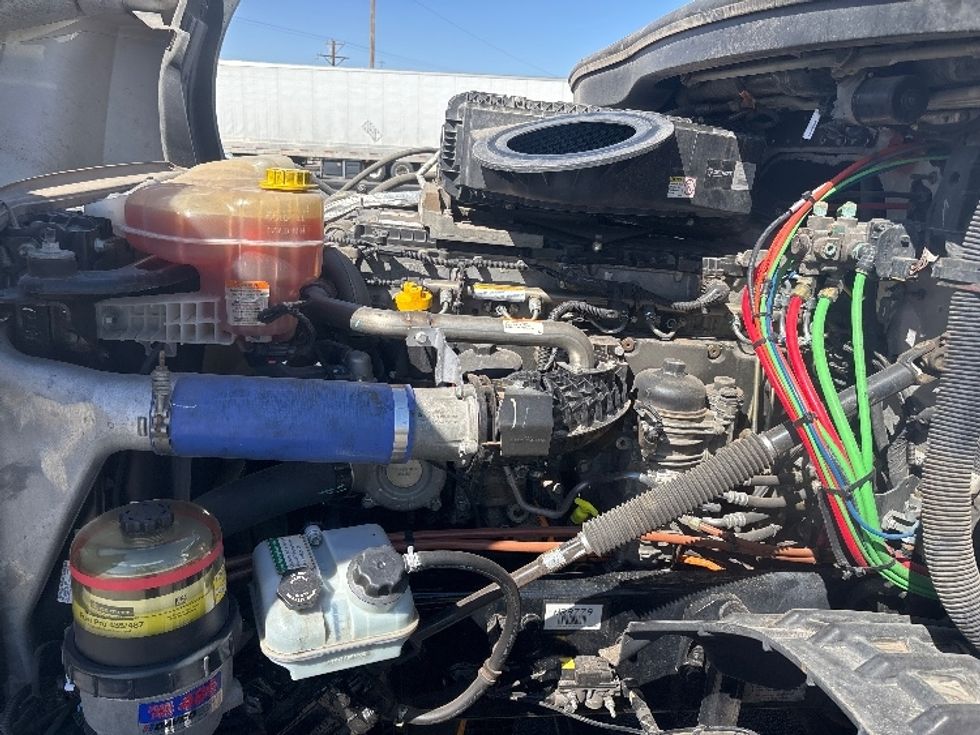 Sleeper Tractor-Heavy Duty Tractors-Freightliner-2021-T12664ST-Las Vegas-NV-526,974\n\t\tmiles-$ 67,000 - Image 21