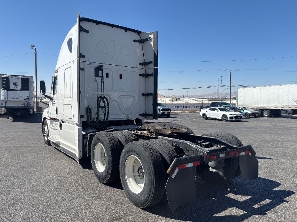 Sleeper Tractor-Heavy Duty Tractors-Freightliner-2021-T12664ST-Las Vegas-NV-526,974\n\t\tmiles-$ 67,000 - Image 5