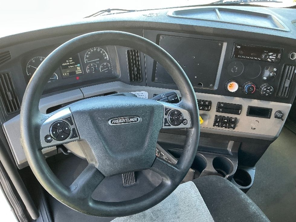 Sleeper Tractor-Heavy Duty Tractors-Freightliner-2021-T12664ST-Las Vegas-NV-536,062\n\t\tmiles-$ 66,250 - Image 10