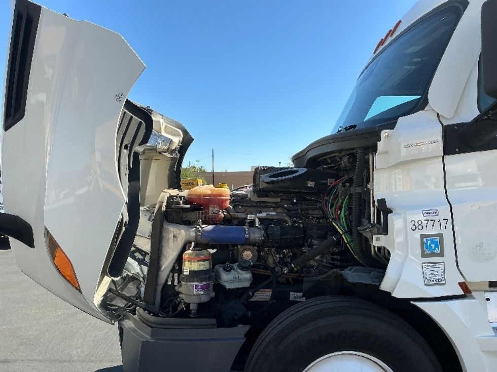 Sleeper Tractor-Heavy Duty Tractors-Freightliner-2021-T12664ST-Las Vegas-NV-536,062\n\t\tmiles-$ 66,250 - Image 19