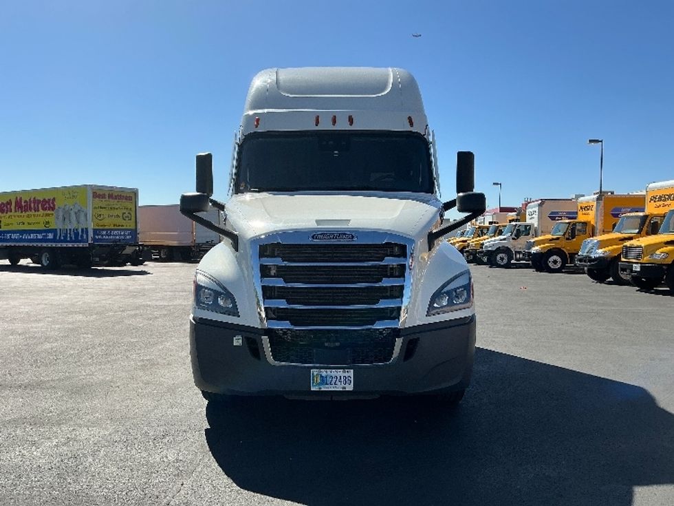 Sleeper Tractor-Heavy Duty Tractors-Freightliner-2021-T12664ST-Las Vegas-NV-536,062\n\t\tmiles-$ 66,250 - Image 2