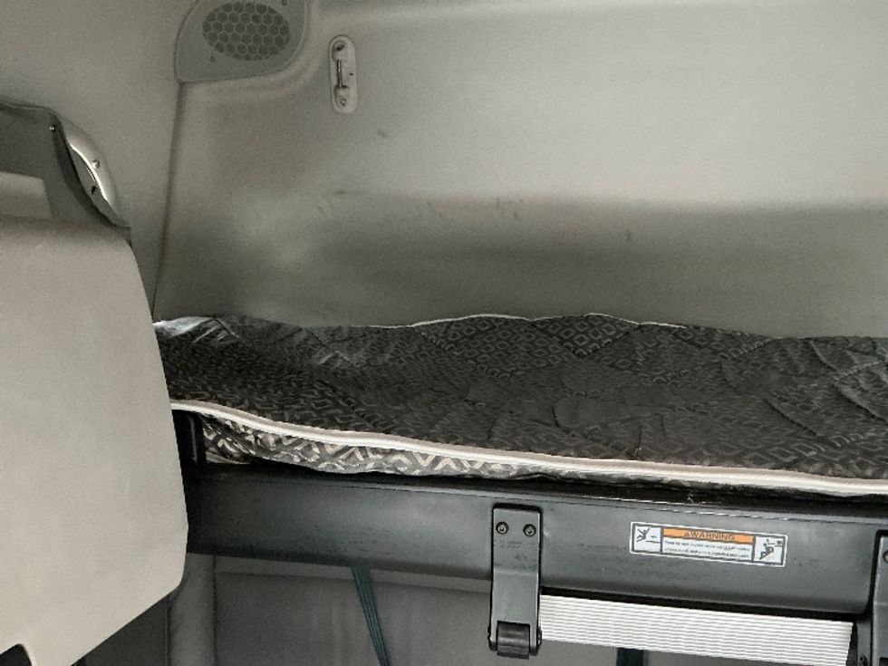 Sleeper Tractor-Heavy Duty Tractors-Freightliner-2021-T12664ST-Las Vegas-NV-536,062\n\t\tmiles-$ 66,250 - Image 20