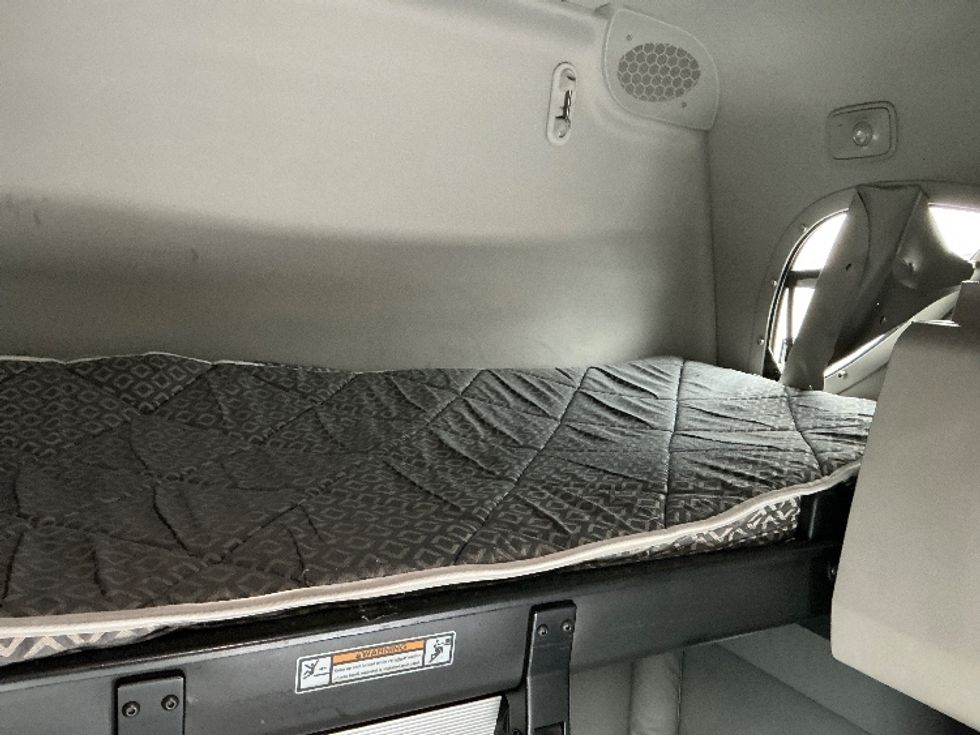 Sleeper Tractor-Heavy Duty Tractors-Freightliner-2021-T12664ST-Las Vegas-NV-536,062\n\t\tmiles-$ 66,250 - Image 21