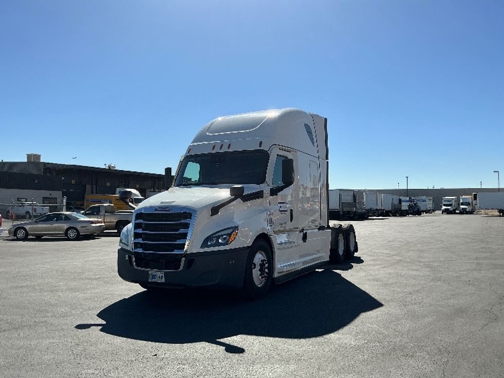 Sleeper Tractor-Heavy Duty Tractors-Freightliner-2021-T12664ST-Las Vegas-NV-536,062\n\t\tmiles-$ 66,250 - Image 3