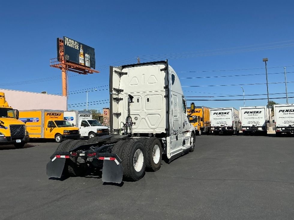 Sleeper Tractor-Heavy Duty Tractors-Freightliner-2021-T12664ST-Las Vegas-NV-536,062\n\t\tmiles-$ 66,250 - Image 7