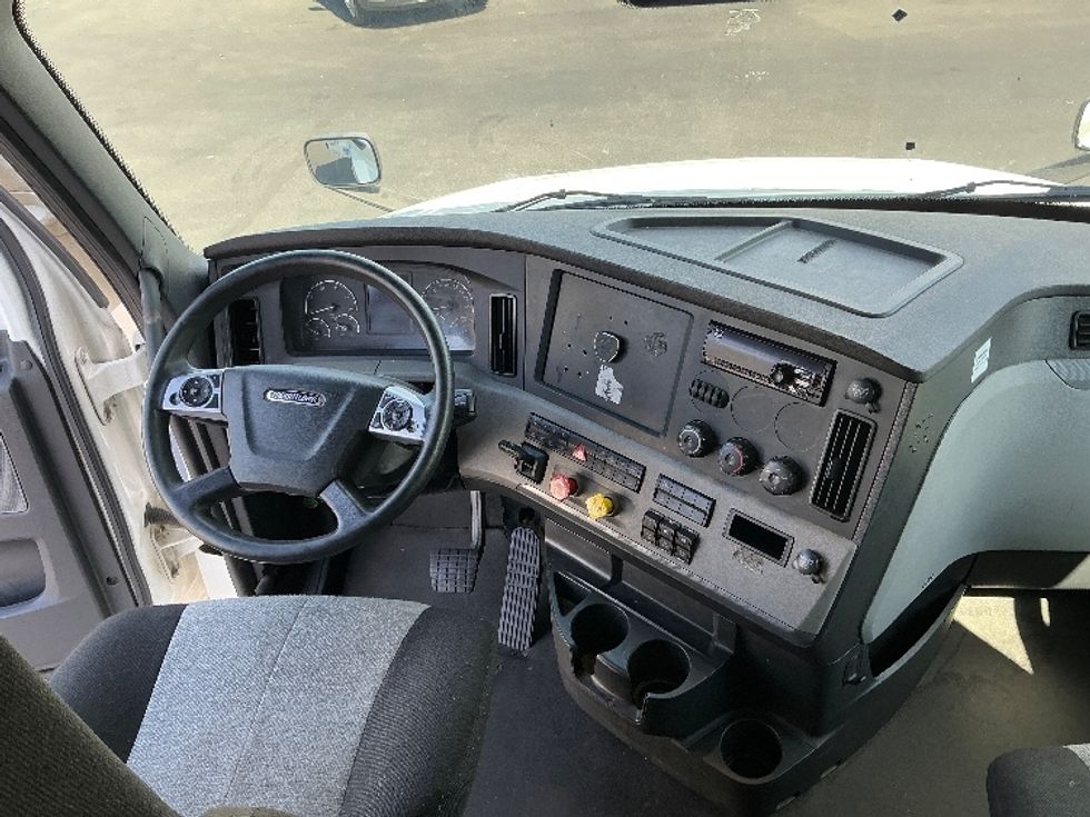 Sleeper Tractor-Heavy Duty Tractors-Freightliner-2021-T12664ST-Las Vegas-NV-538,386\n\t\tmiles-$ 67,000 - Image 12