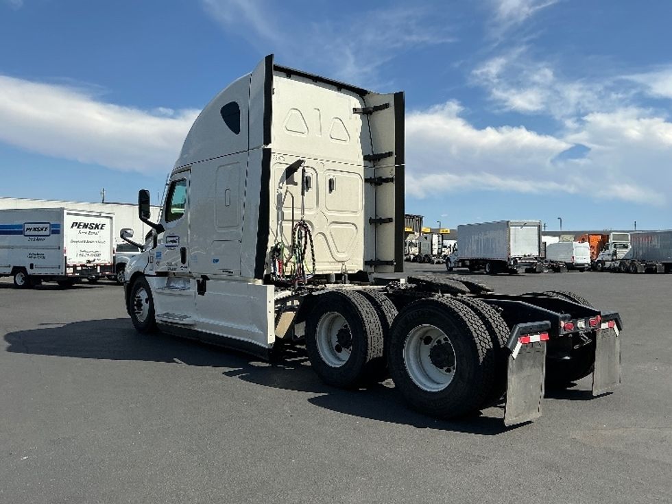 Sleeper Tractor-Heavy Duty Tractors-Freightliner-2021-T12664ST-Las Vegas-NV-538,386\n\t\tmiles-$ 67,000 - Image 5
