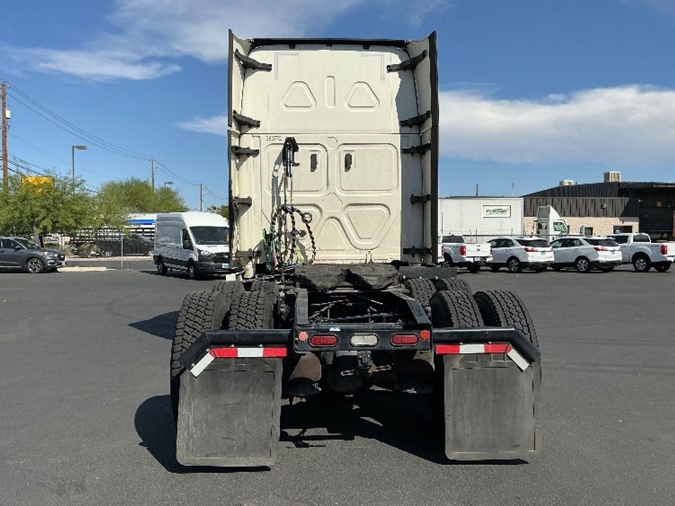 Sleeper Tractor-Heavy Duty Tractors-Freightliner-2021-T12664ST-Las Vegas-NV-538,386\n\t\tmiles-$ 67,000 - Image 6
