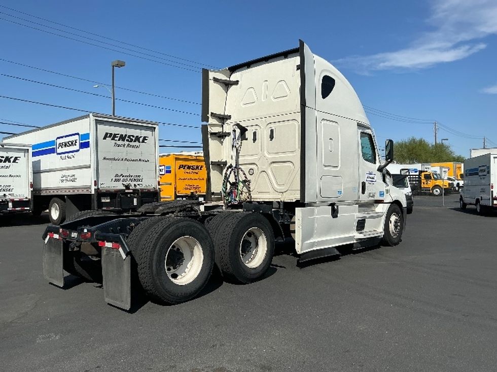 Sleeper Tractor-Heavy Duty Tractors-Freightliner-2021-T12664ST-Las Vegas-NV-538,386\n\t\tmiles-$ 67,000 - Image 7